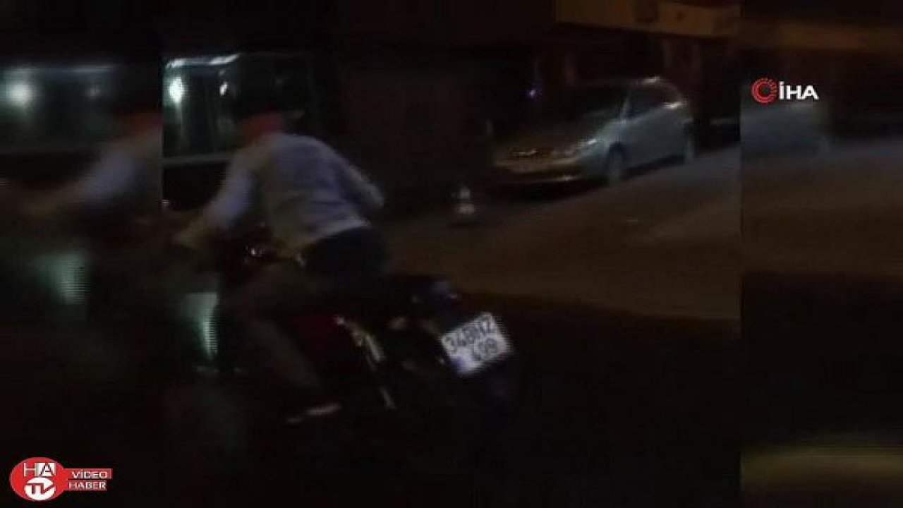 Motosikletle şov yapan gencin “yanlama” kazası kamerada