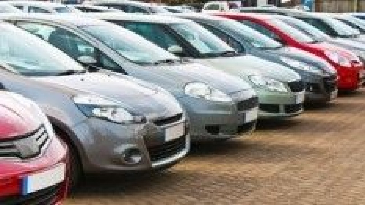 Üç kamu bankası taşıt kredi faizini düşürdü