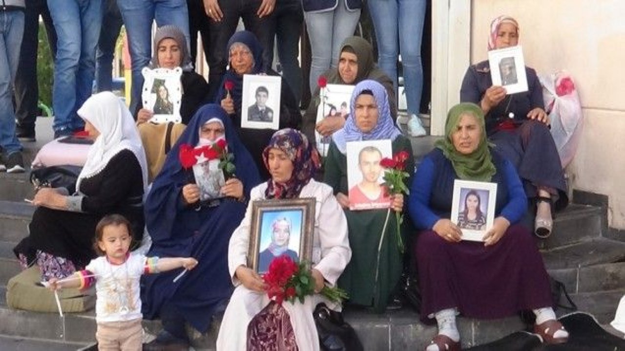 HDP önündeki ailelerin evlat nöbeti 42’nci gününde