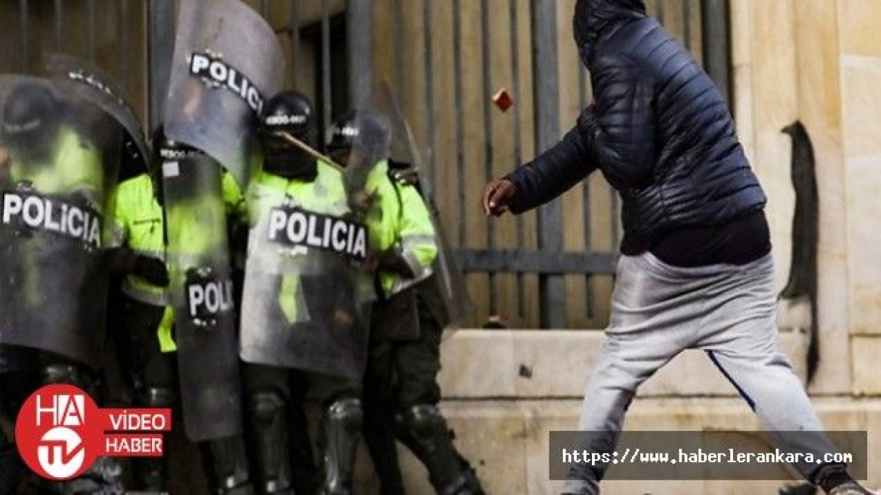 Kolombiya’daki öğrenci protestolarında polisle arbede