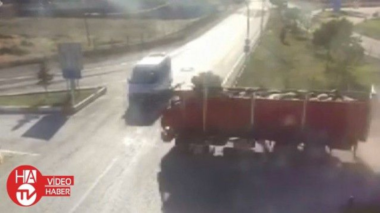 Öğrenci servisi ile kamyonun çarpıştığı feci kaza kamerada