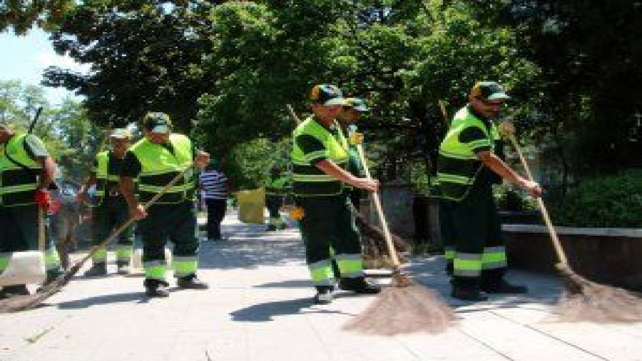 Çankaya Belediyesi, 2017 yılı boyunca ilçe genelinde dört bir koldan temizlik yaptı