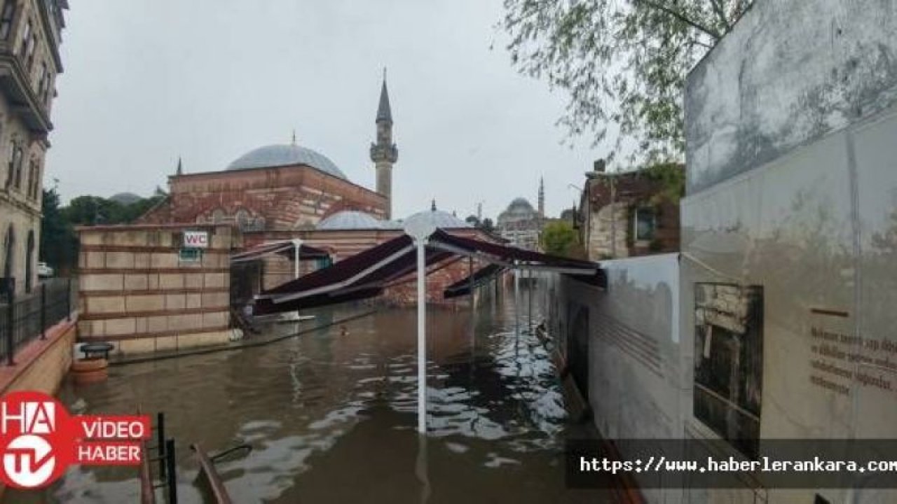 Tarihi Ahi Çelebi Camisi sular altında kaldı