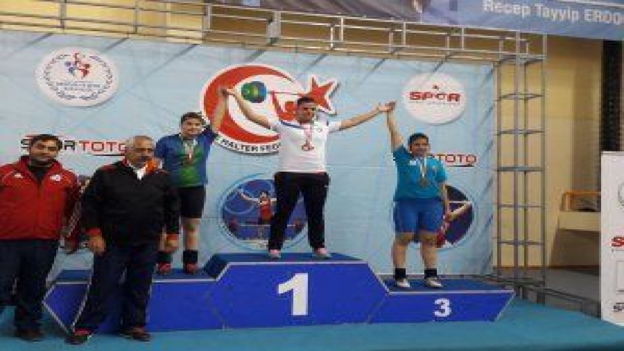 Milli halterci Tuğçe Boynueğri; Türkiye Halter Şampiyonası’nda Türkiye rekoru kırarak, şampiyon oldu