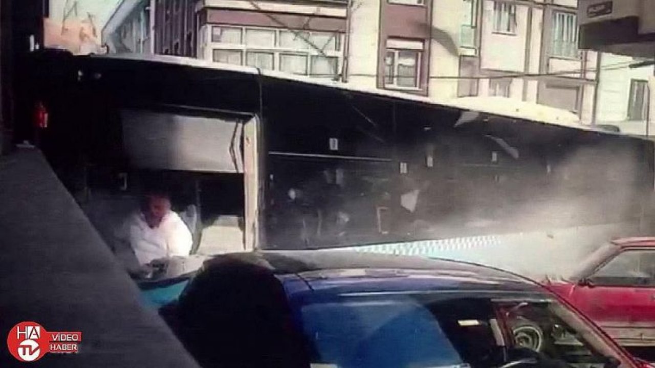 Halk otobüsü kazası saniye saniye kamerada