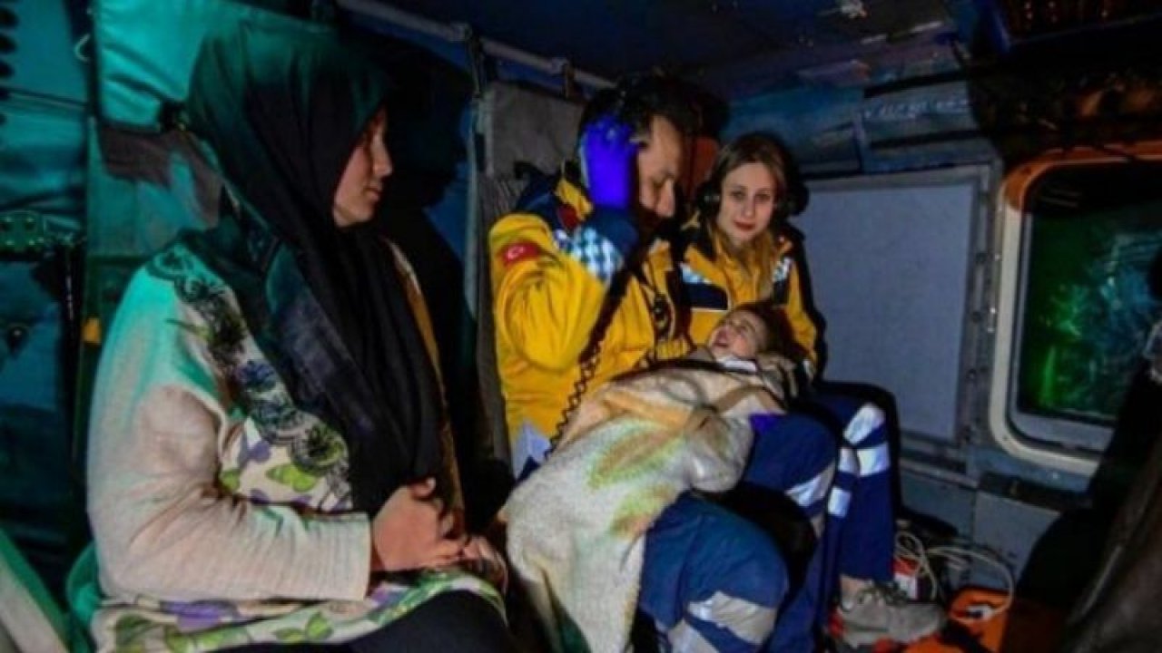 Gökçeada’da küçük kız helikopterle hastaneye ulaştırıldı