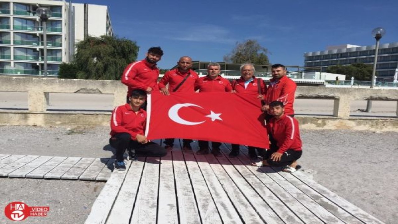 Kuşak Güreşi’ne ilk kez katılan Türk takımı rakiplerine şans vermedi