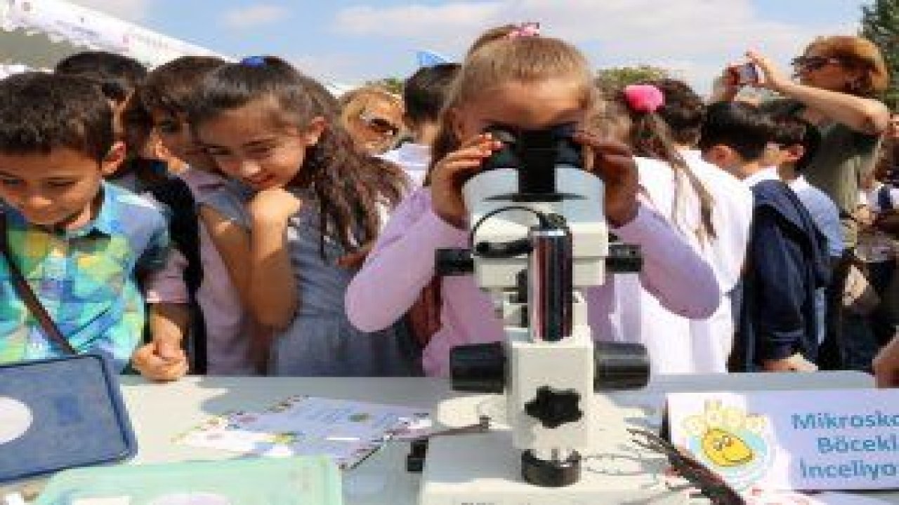 Çankaya Belediyesi, Yakupabdal Köyü’nde yaşayan çocukları Ankara Bilim Şenliği’ne götürerek çocukların bilimle tanışmalarını sağladı