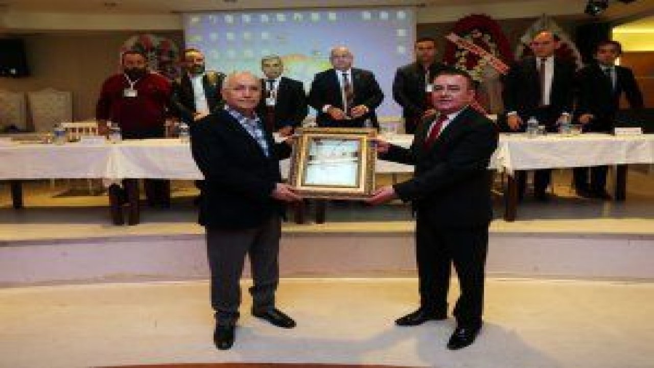 Yenimahalle Belediye Başkanı Fethi Yaşar, Ankara Hurdacılar Esnaf Odası Başkanlığı’nın 43’üncü Olağan Genel Kurulu’na katıldı