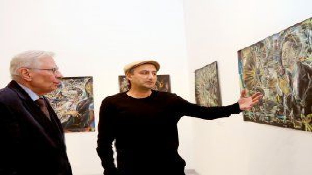 Ressam Haydar Özay’ın Nazım Hikmet Resimleri başlıklı kişisel sergisi Çankaya Belediyesi Çağdaş Sanatlar Merkezi’nde  (ÇSM) açıldı