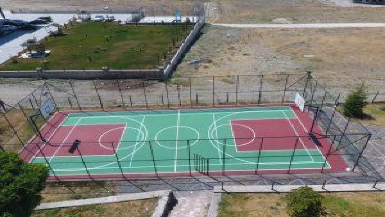 Beypazarı Belediyesi farklı noktalarında bulunan sekiz adet Basketbol sahasını yeniledi