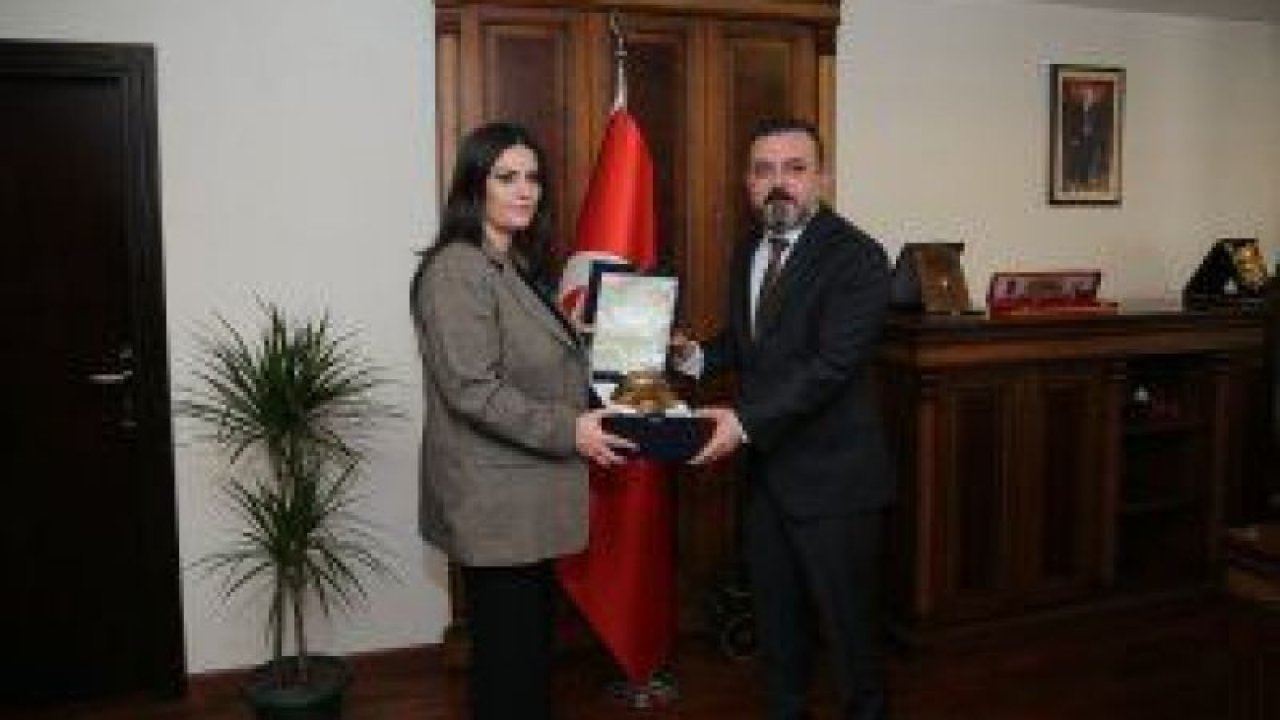 Çalışma ve Sosyal Güvenlik Bakanı Jülide Sarıeroğlu, Sincan Belediyesini ziyaret etti