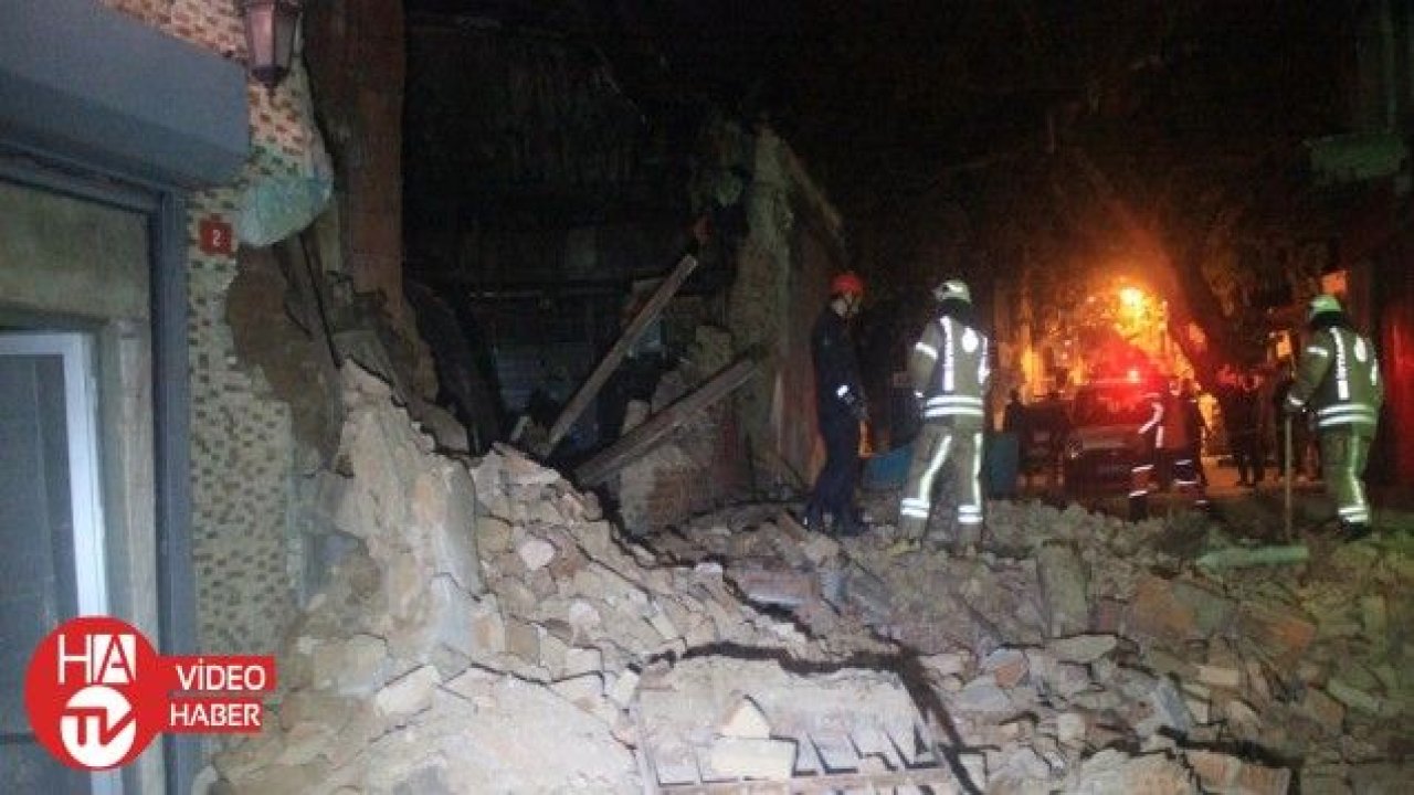Beyoğlu’nda tek katlı metruk bina çöktü