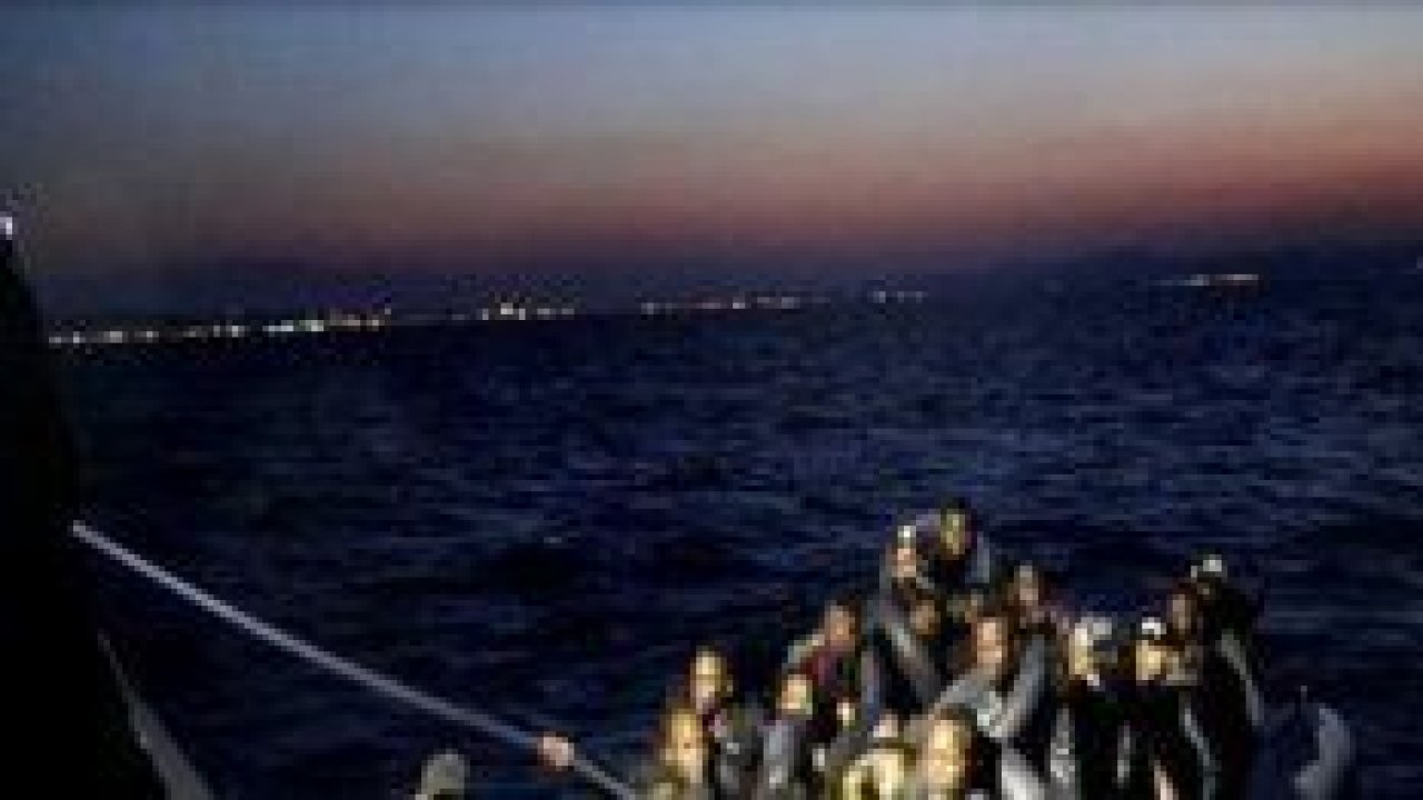 Ayvalık’ta Yunanistan'a geçmek isteyen 51 göçmen yakalandı