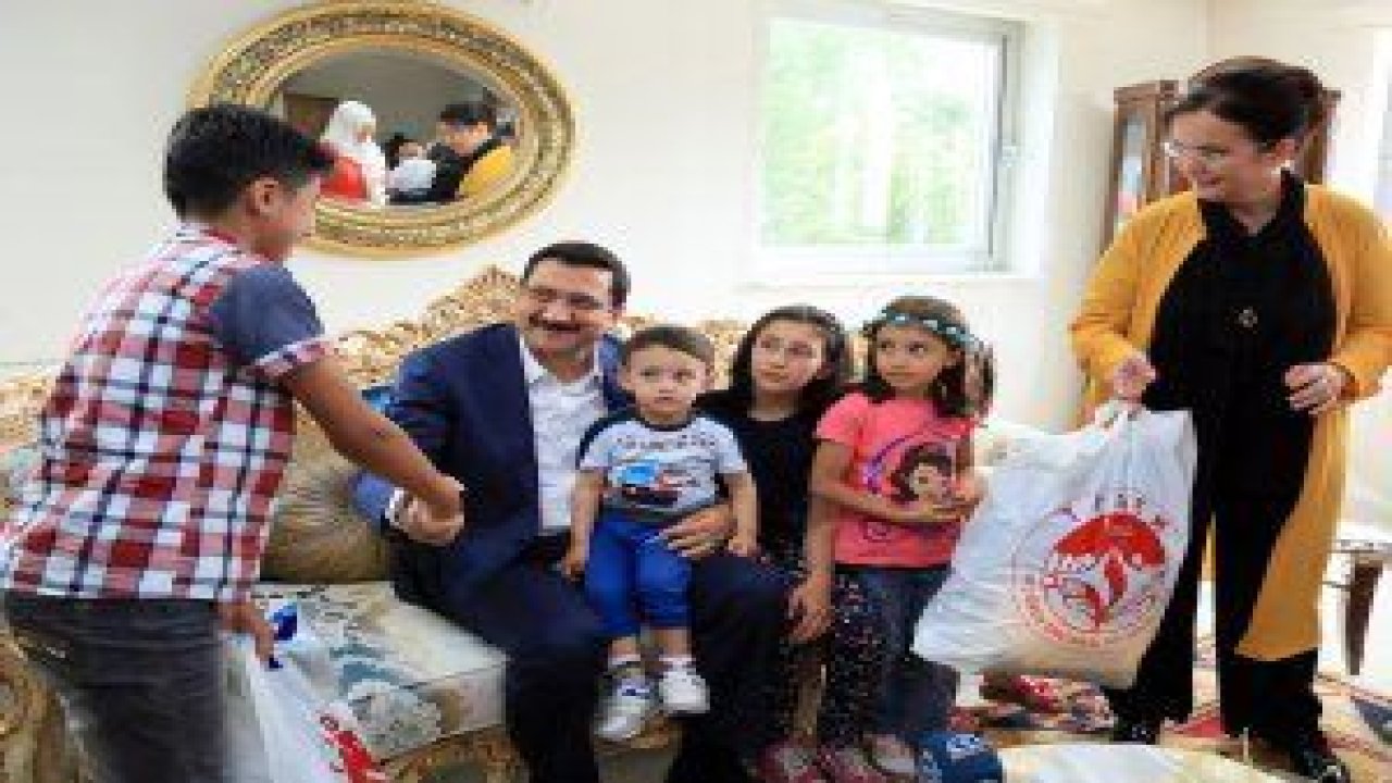 Başkan Ak, Ramazan Bayramı nedeniyle çocuklara güzel bir sürpriz yaptı