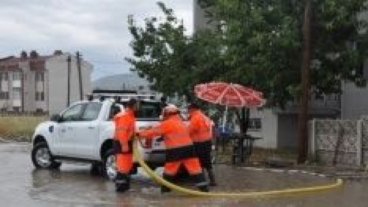 Afyonkarahisar’da Şiddetli Yağmur: 70'den Fazla Ev Ve İş Yerini Su Bastı