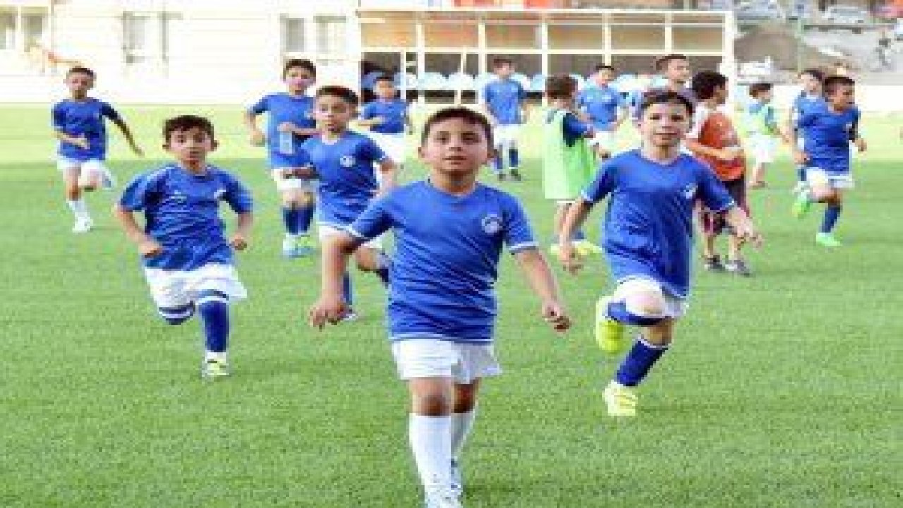 Yeni Altındağ Belediyespor futbol okulu için kayıtlar başladı