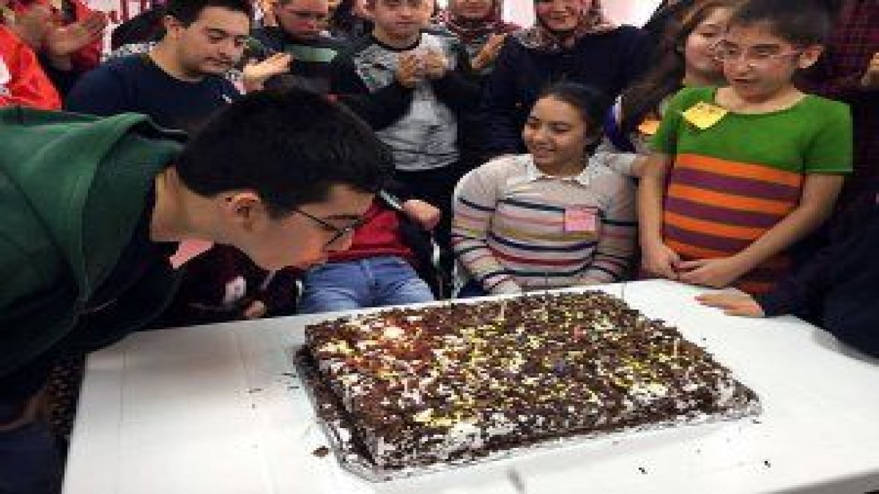 Keçiören Belediyesi, 38 çocuğun doğum gününü renkli bir etkinlikle kutladı