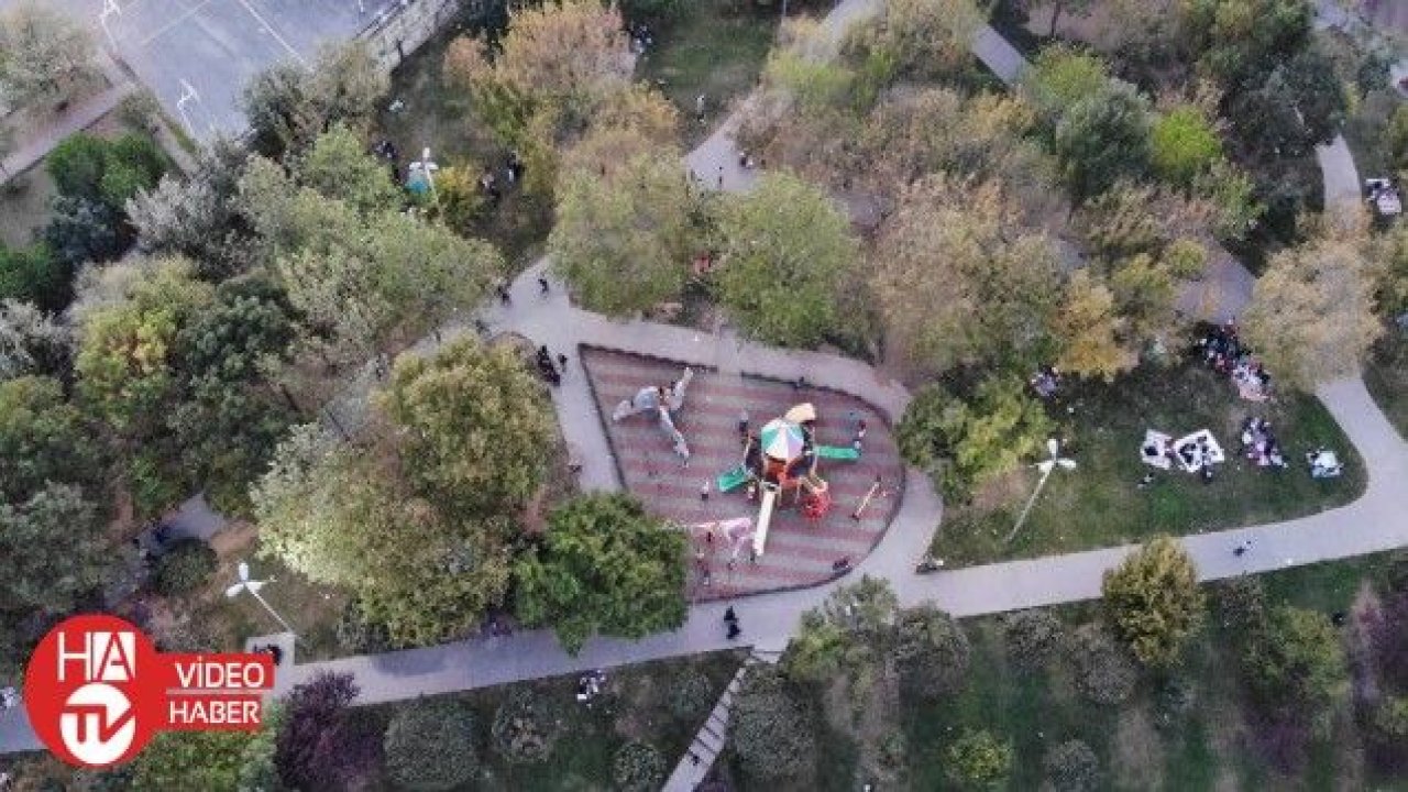 Depremin ardından parklara akın eden vatandaşlar havadan görüntülendi