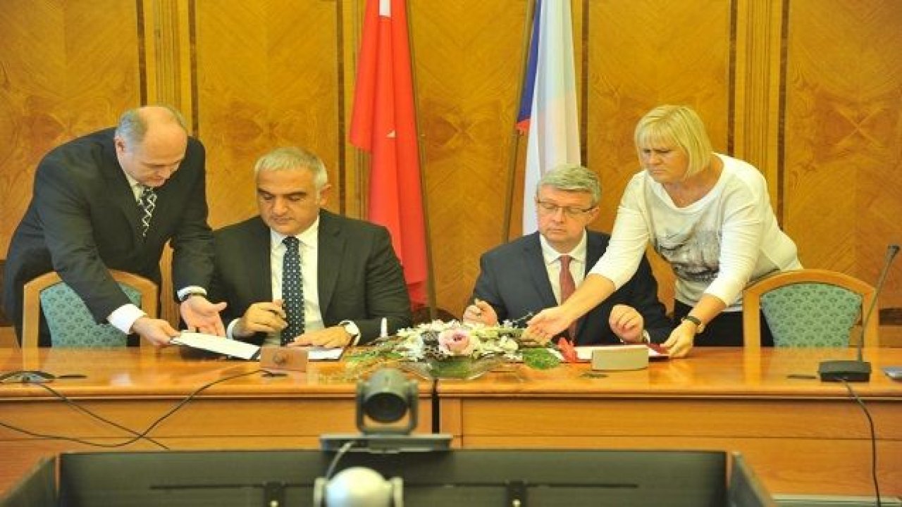 Türkiye ile Çek Cumhuriyeti arasında iş birliği mutabakatı imzalandı