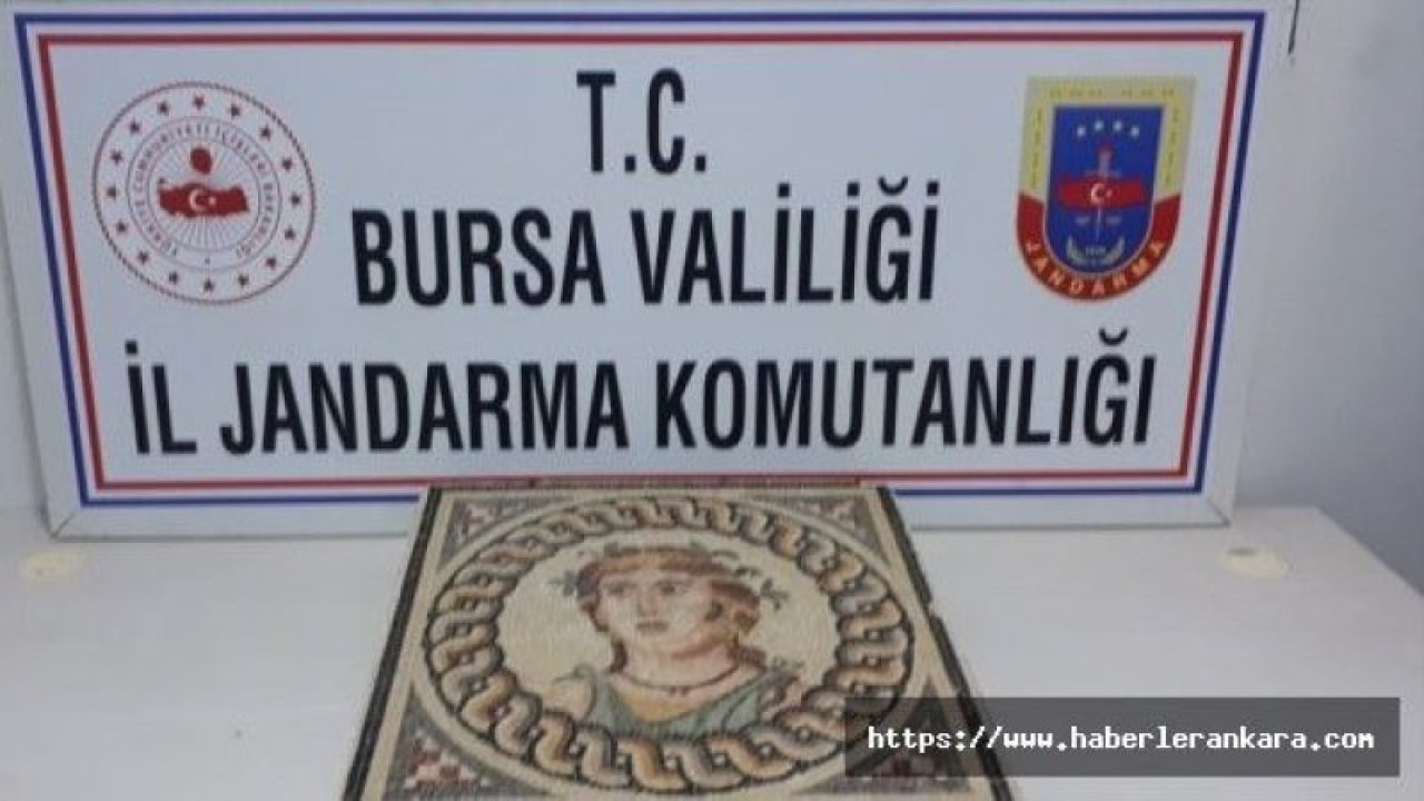 Bursa'da 2 bin yıllık mozaik tablo ele geçirildi