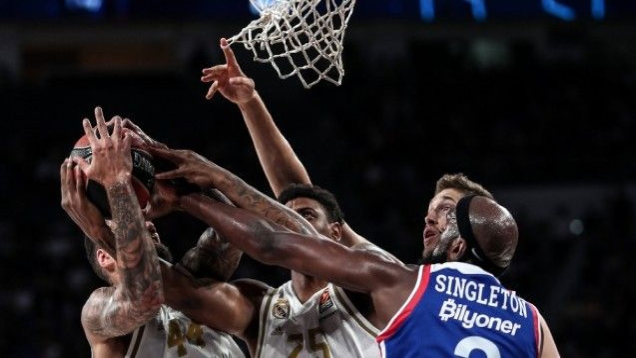 THY Euroleague: Anadolu Efes: 76 - Real Madrid: 60