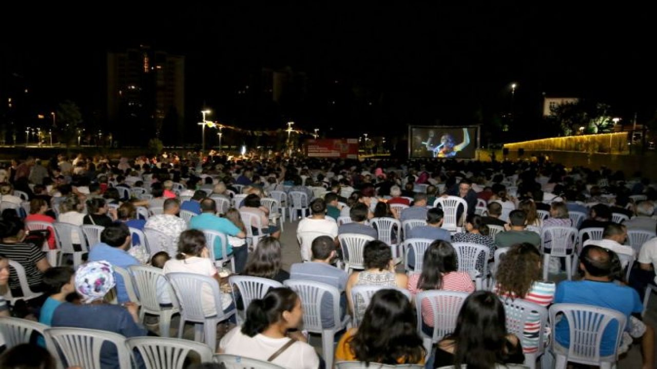 Ankara'da Açık Hava Sinema Etkinlikleri Başladı