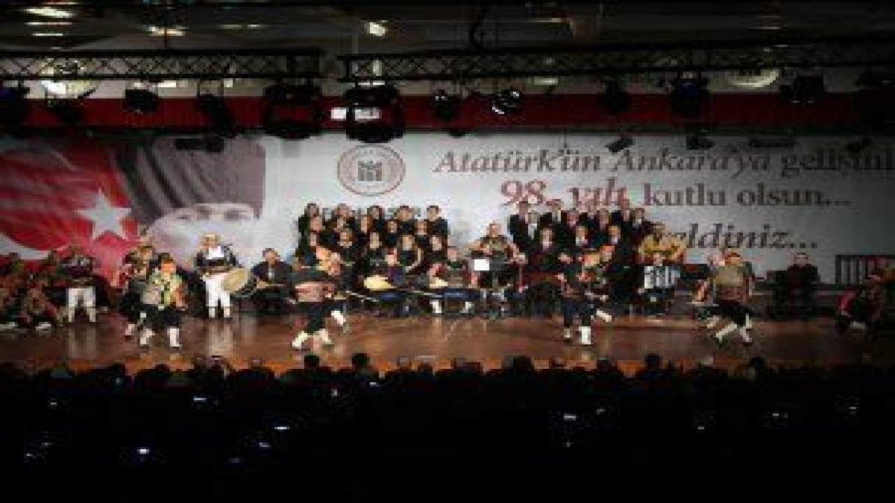 Atatürk’ün Ankara’ya gelişinin 98’inci yılı Nazım Hikmet Kongre ve Sanat Merkezi’nde düzenlenen “Atatürk Ankara’da” adlı etkinlikle kutlandı