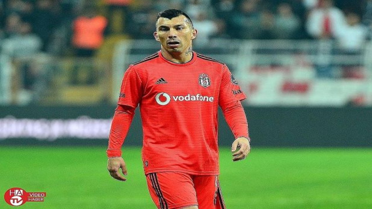 Medel’den Beşiktaş camiasına veda mesajı