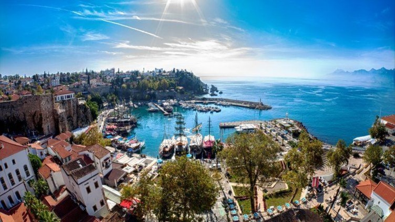 Sur Yapı'dan Antalya'ya "Mega Şehir" Projesi İnşa Ediyor