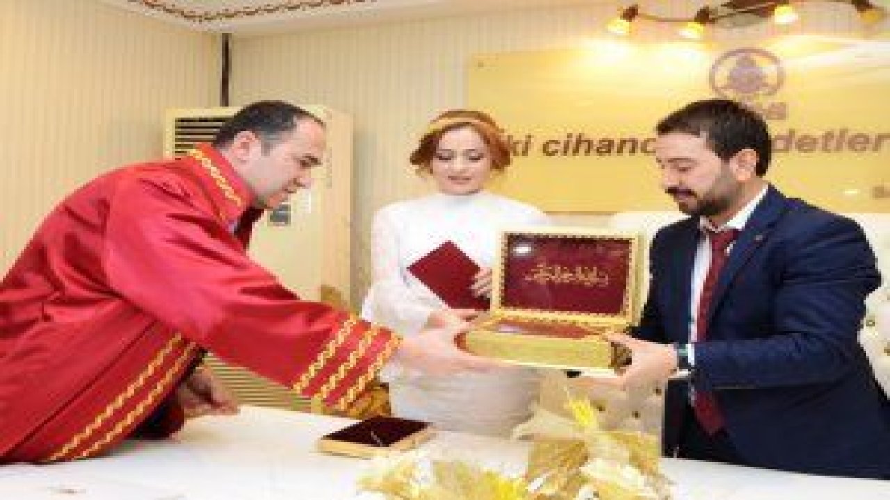 Pursaklar Belediyesi Evlendirme Memurluğu’na başvuran 14 çiftin nikâhı 14 Şubat Sevgililer Günü’nde kıyıldı