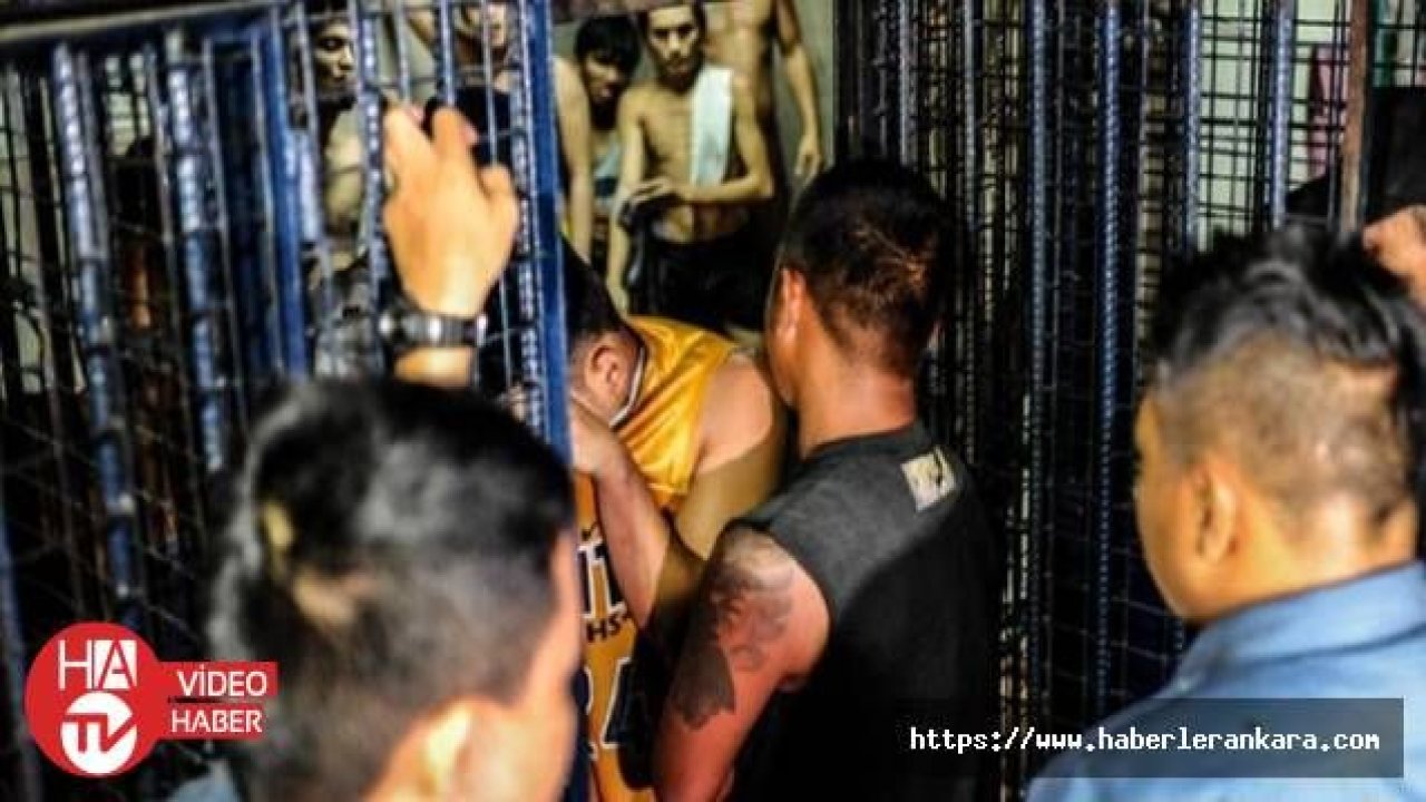 Filipinler'de yüzlerce mahkumu serbest bırakan müdür görevinden alındı