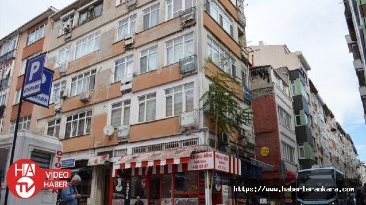 Kadıköy'de riskli bina mühürlendi