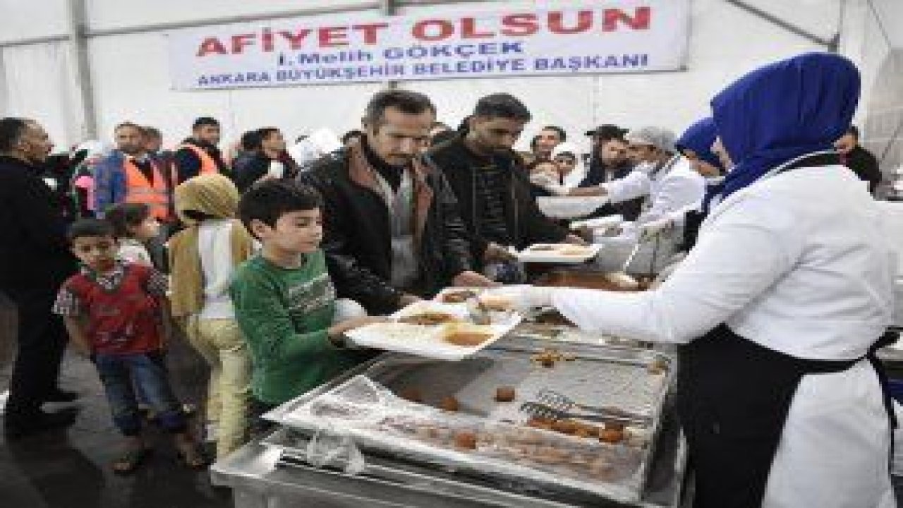 Ankara Büyükşehir Belediyesi; binlerce Başkentliyi, iftar soflarında ağırlıyor