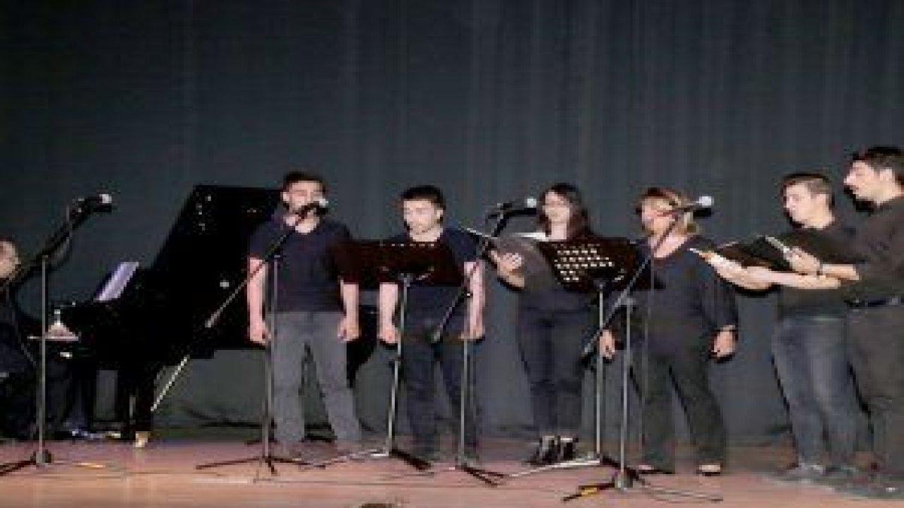Çankaya Belediyesinin düzenlediği “Eğitim Müziği Gençlik Şarkıları Beste Yarışması” kazananları ödüllerini aldı
