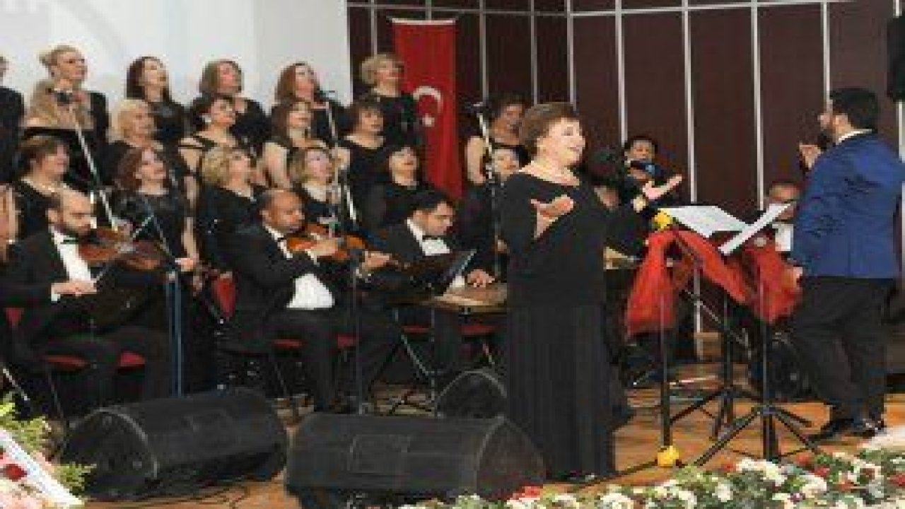 Altındağ Belediyesi Türk Sanat Müziği Korosu Altındağlı sanatseverlere unutulmaz bir akşam yaşattı