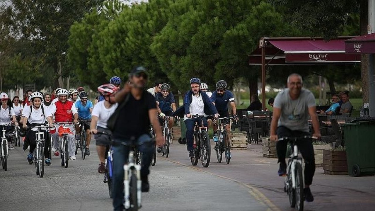 Bakan Kasapoğlu’dan İstanbul’da bisiklet turu