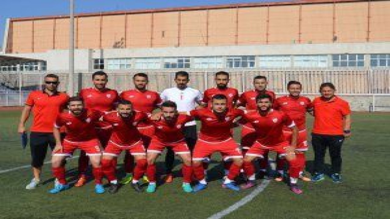 Gölbaşı Belediyespor,  2017-2018 Ankara Amatör Futbol Liginde rakibi Çakırlar Gücü’nü 1-0 yenerek, ilk galibiyetini aldı