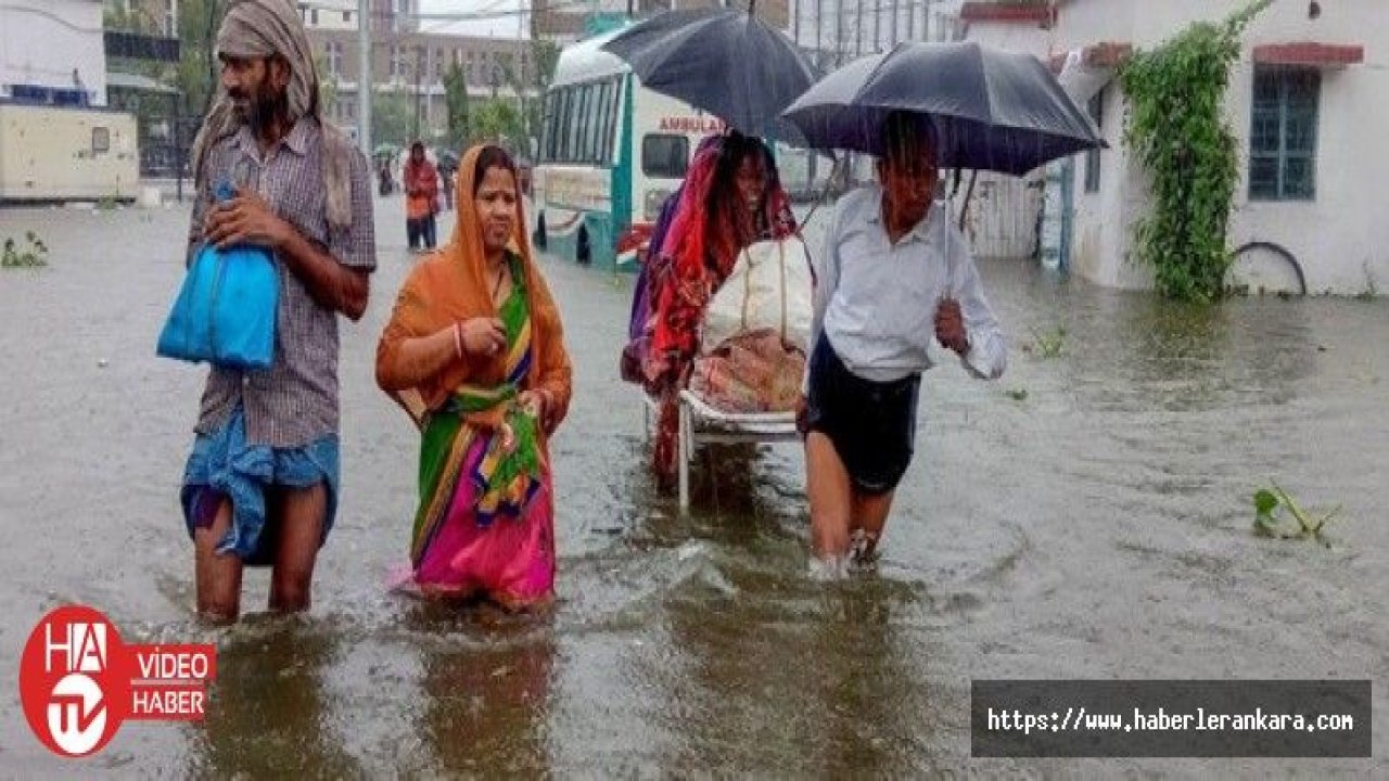Hindistan'da şiddetli yağışların etkisi sürüyor