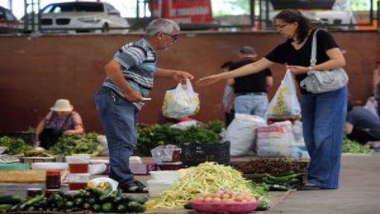 Köylü Pazarı bereketi Yenimahalle’de devam ediyor