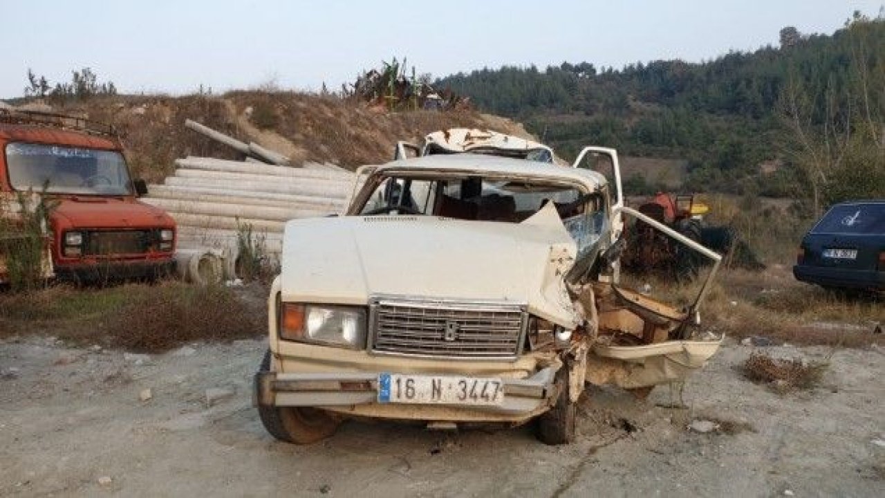 İki otomobil kafa kafaya çarpıştı: 1 ölü, 3 yaralı