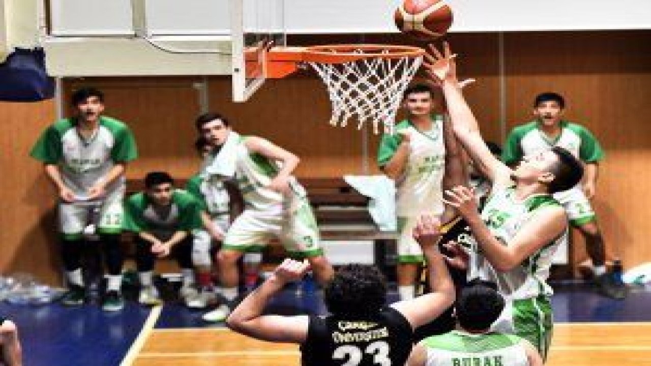 Mamak Belediyesi Genç Basketbol Takımı, Çankaya Üniversitesi Arı Koleji Spor Kulübü’nü yenerek Ankara Şampiyonu oldu