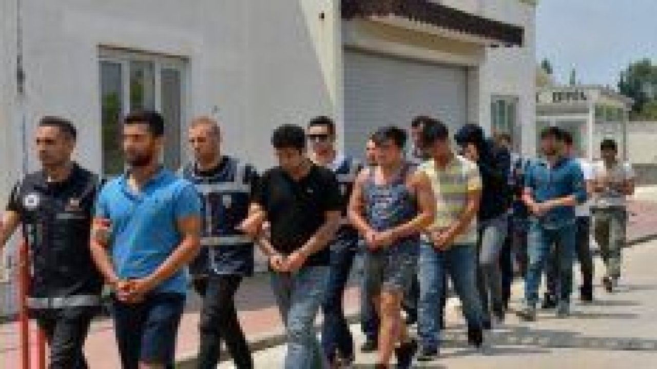 FETÖ operasyonunda gözaltına alınan 41 kişi Adana’ya getirildi