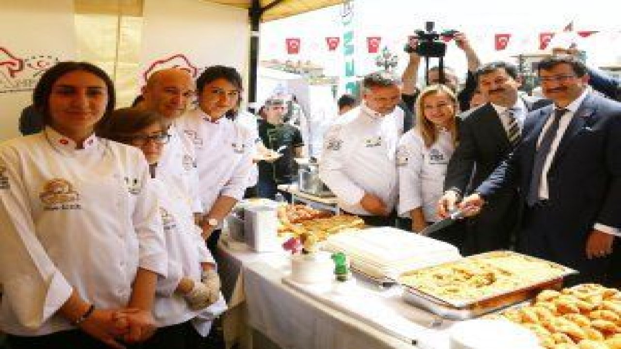 Mustafa Ak, Mesleki ve Teknik Eğitim Fuarı’nın açılışını yaptı