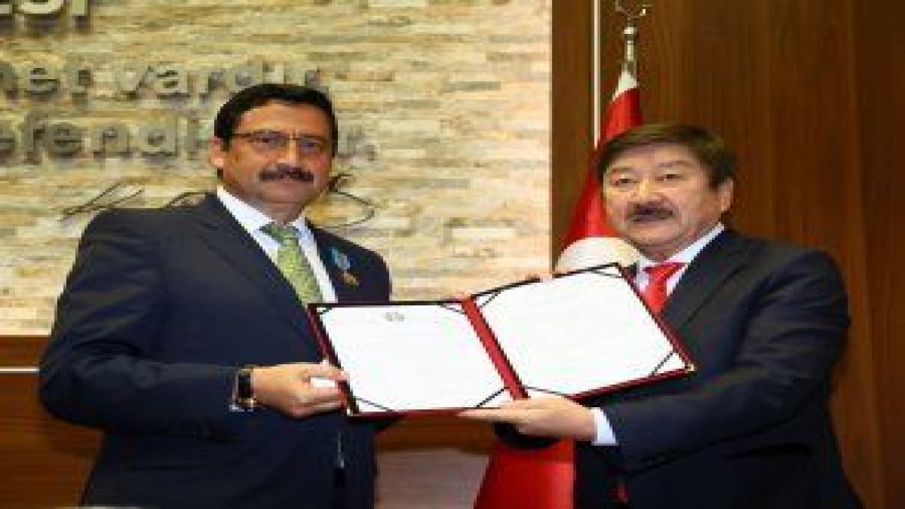 Başkan Ak, “Kazakistan’ın Bağımsızlığının 25.Yıl Jubile Madalyası”na layık görülen tek belediye başkanı oldu
