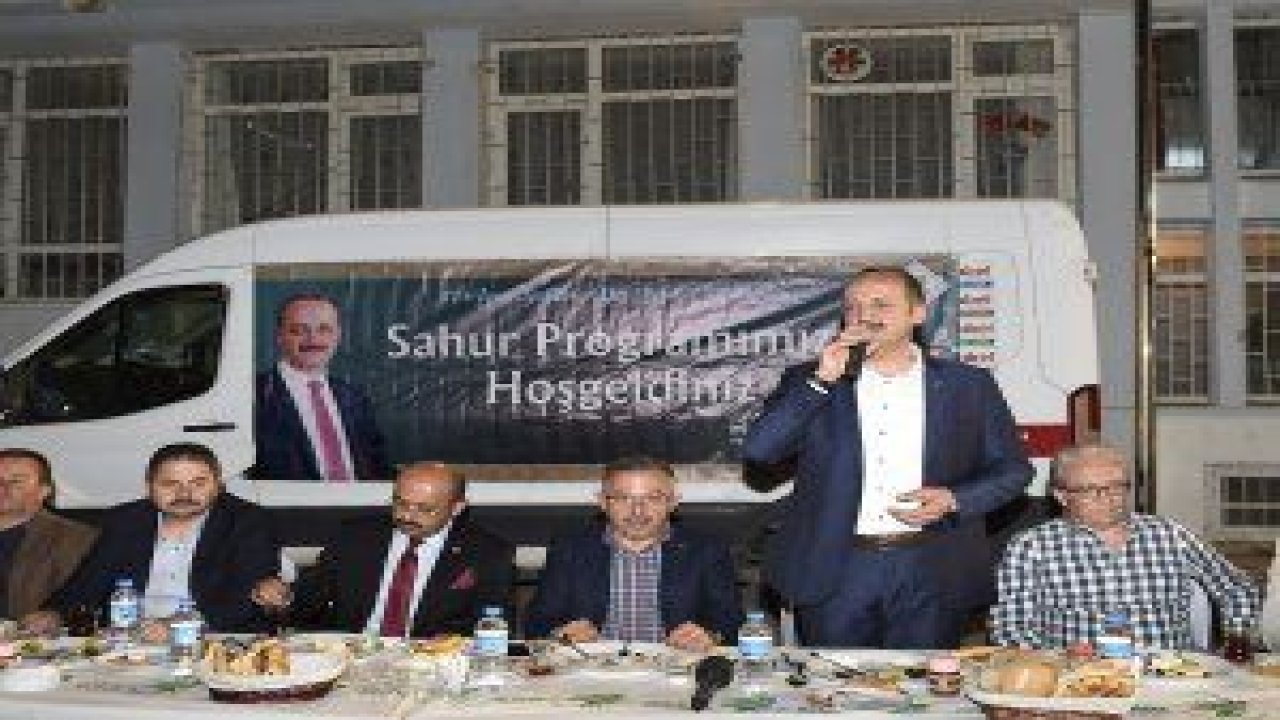 Mesut Akgül, Şafaktepe Mahallesi’nde kurulan sahur buluşmasına katıldı