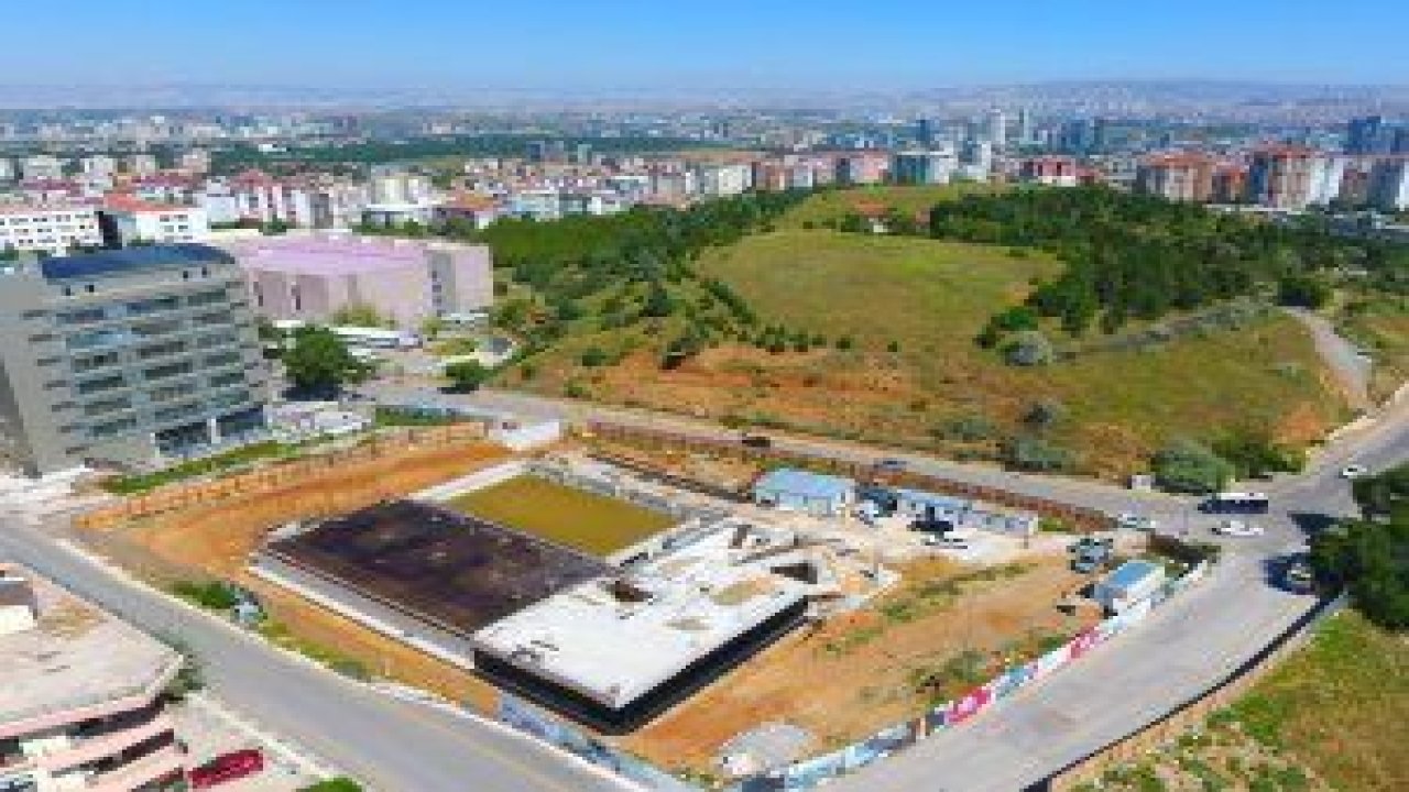 Çankaya Belediyesi Çiğdem Yüzme Havuzu'nda çalışmalarına hız kesmeden devam ediyor