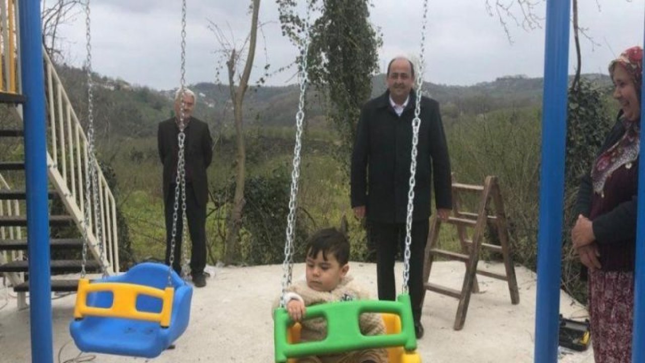 Muhtarın söktüğü park yeniden yapıldı