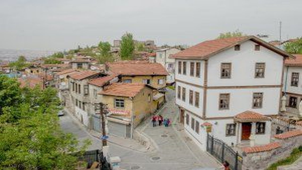 Ankara Büyükşehir Belediyesi, Ulus’taki tarihi yapıları yeniden ortaya çıkarmak amacıyla çalışmalarını hızlandırdı