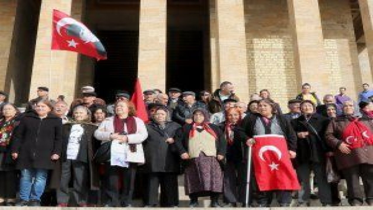Sokullu Baharevi üyesi 70 Çankayalı ziyaret etmeyi çok istedikleri Anıtkabir’e giderek Ata’nın huzuruna çıktı